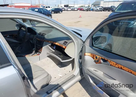 2006 Mercedes-Benz E 350 z USA, uszkodzony, nr VIN WDBUF56J56A785601